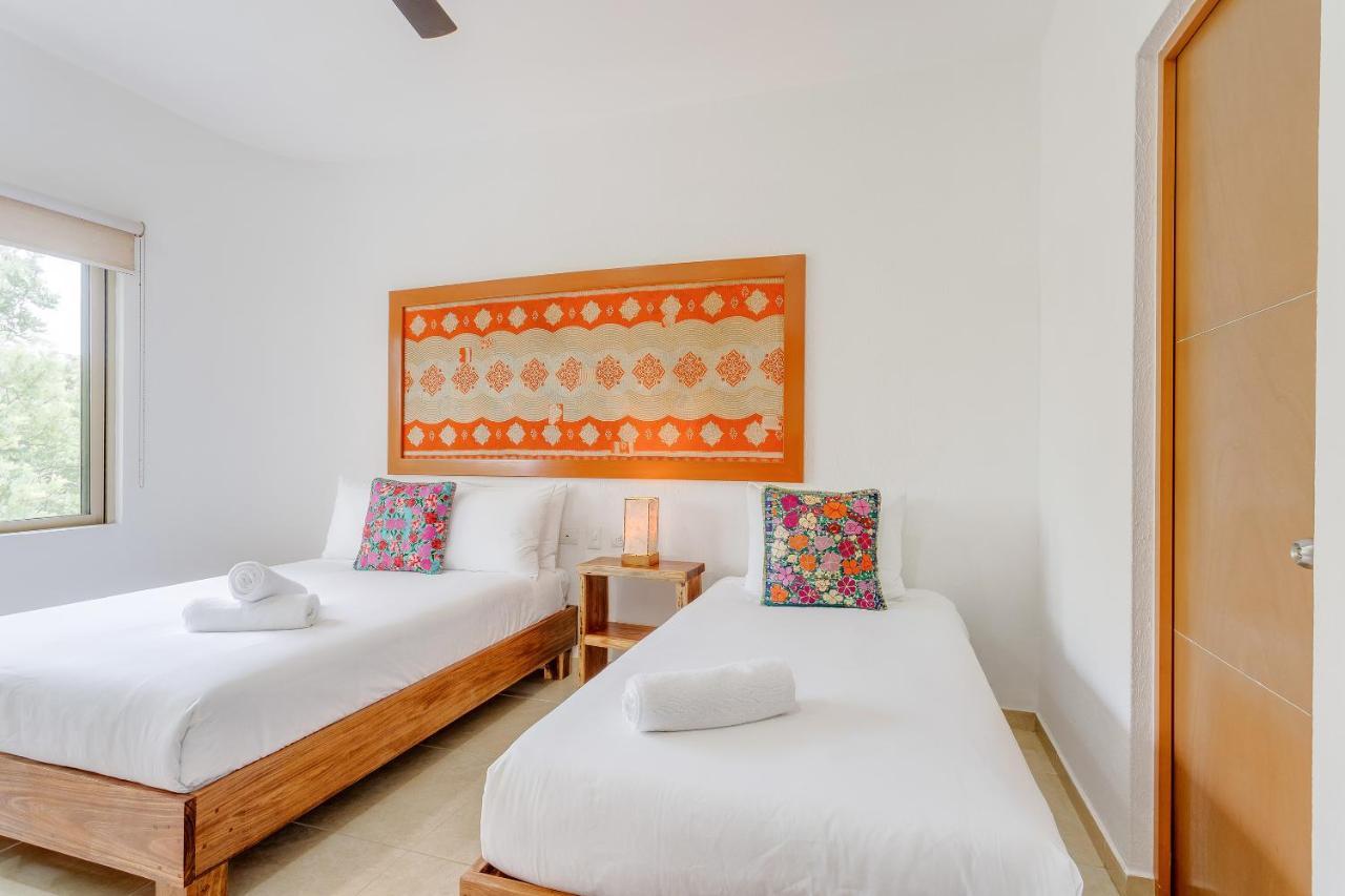 Perfectly Situated Between The Beach & Town By Stella Appartamento